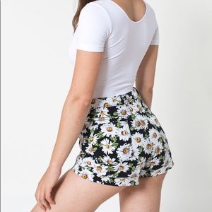 American Apparel Daisy high rise Mom shorts 25